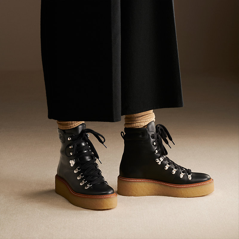 Discovery flat ankle store boot